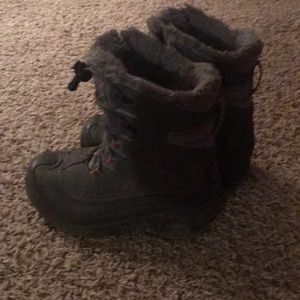 Girls size 1 Columbia boots